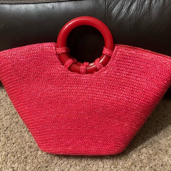 Betmar NY Hot Pink Spring/Summer Straw bag with floral accent and striped lining - Picture 6 of 7